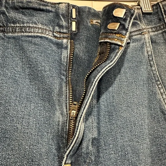 Madewell Women's Straight Leg Jeans in Blue - Picture 5 of 6